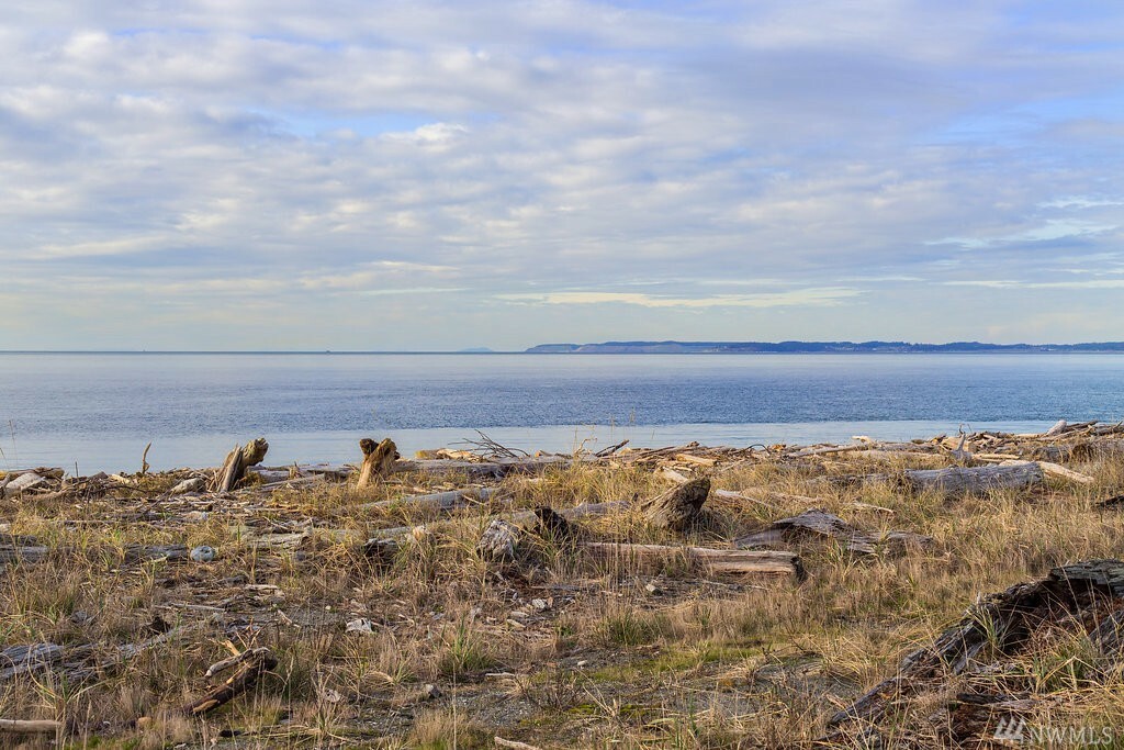 Property Photo: 3595 Seashore Ave WA 98253