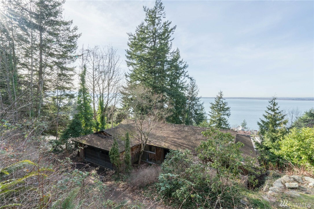 Property Photo:  314 Morey Ave  WA 98225 