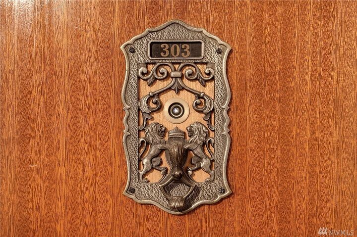 Property Photo:  1623 Taylor Ave N 303  WA 98109 