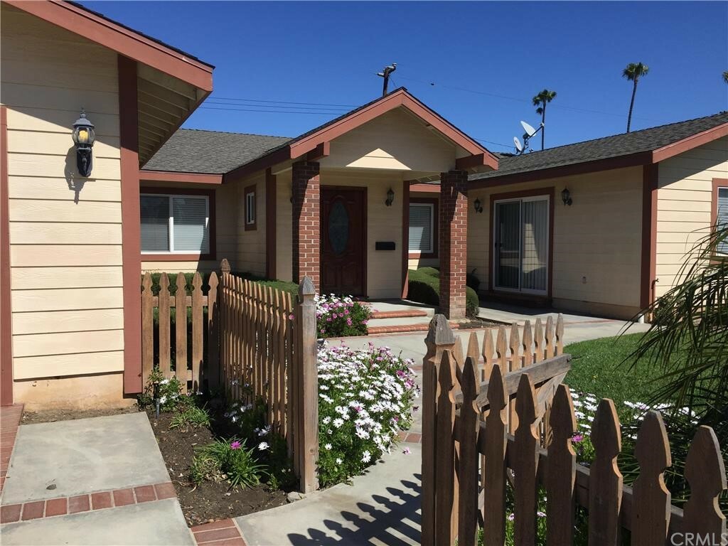 Property Photo: 1582 Elm Avenue CA 92626