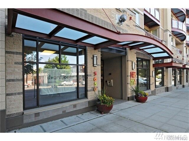 Property Photo: 5650 24th Ave NW 306 WA 98107