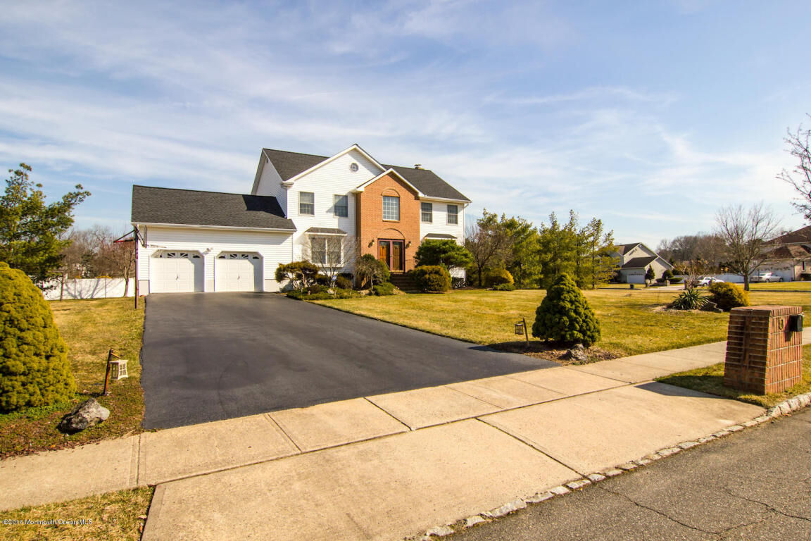 Property Photo:  8 Woodhollow Drive  NJ 07726 