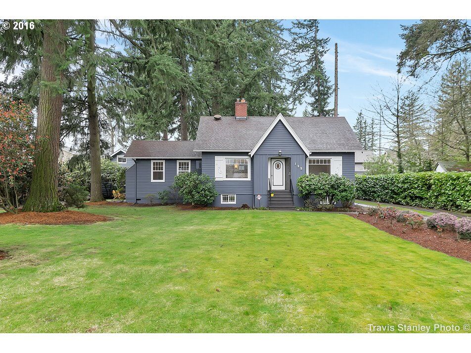 Property Photo:  135 NE 202nd Ave  OR 97230 