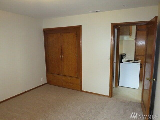 Property Photo:  905  Broadway Street  WA 98223 