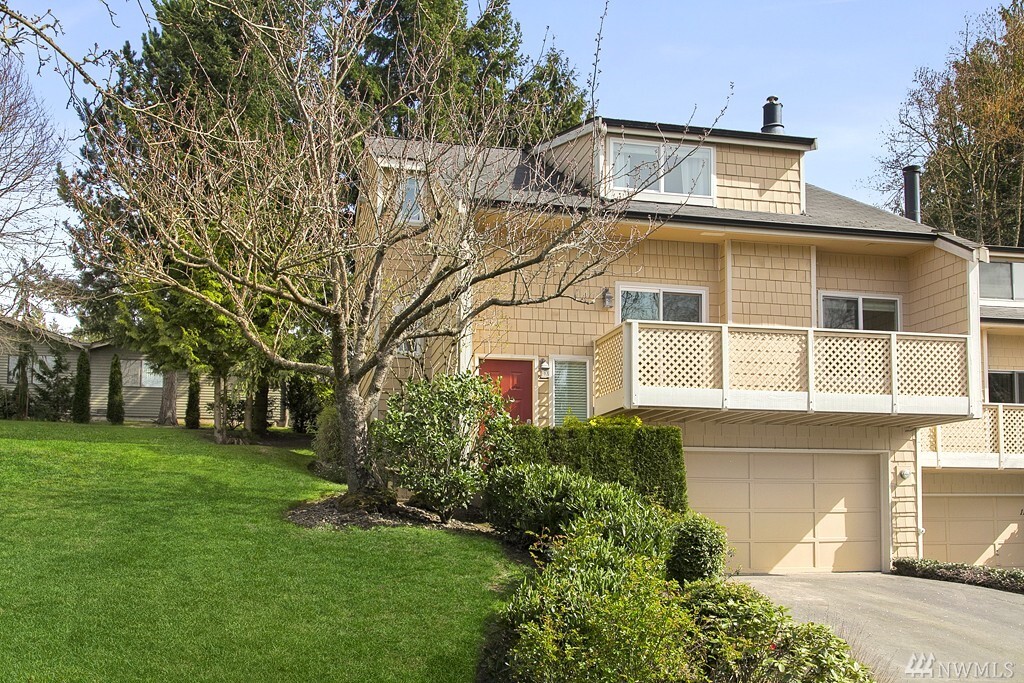 Property Photo: 11424 102nd Ct NE WA 98033