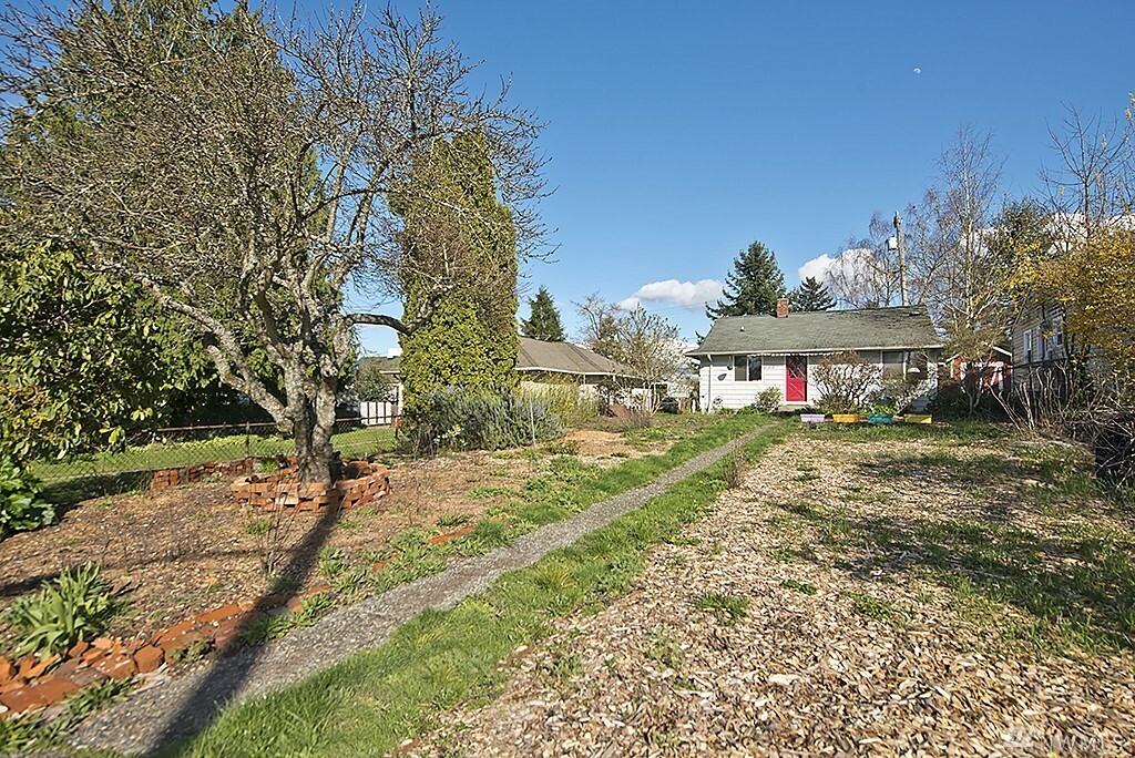 Property Photo:  9222 22nd Ave SW  WA 98106 