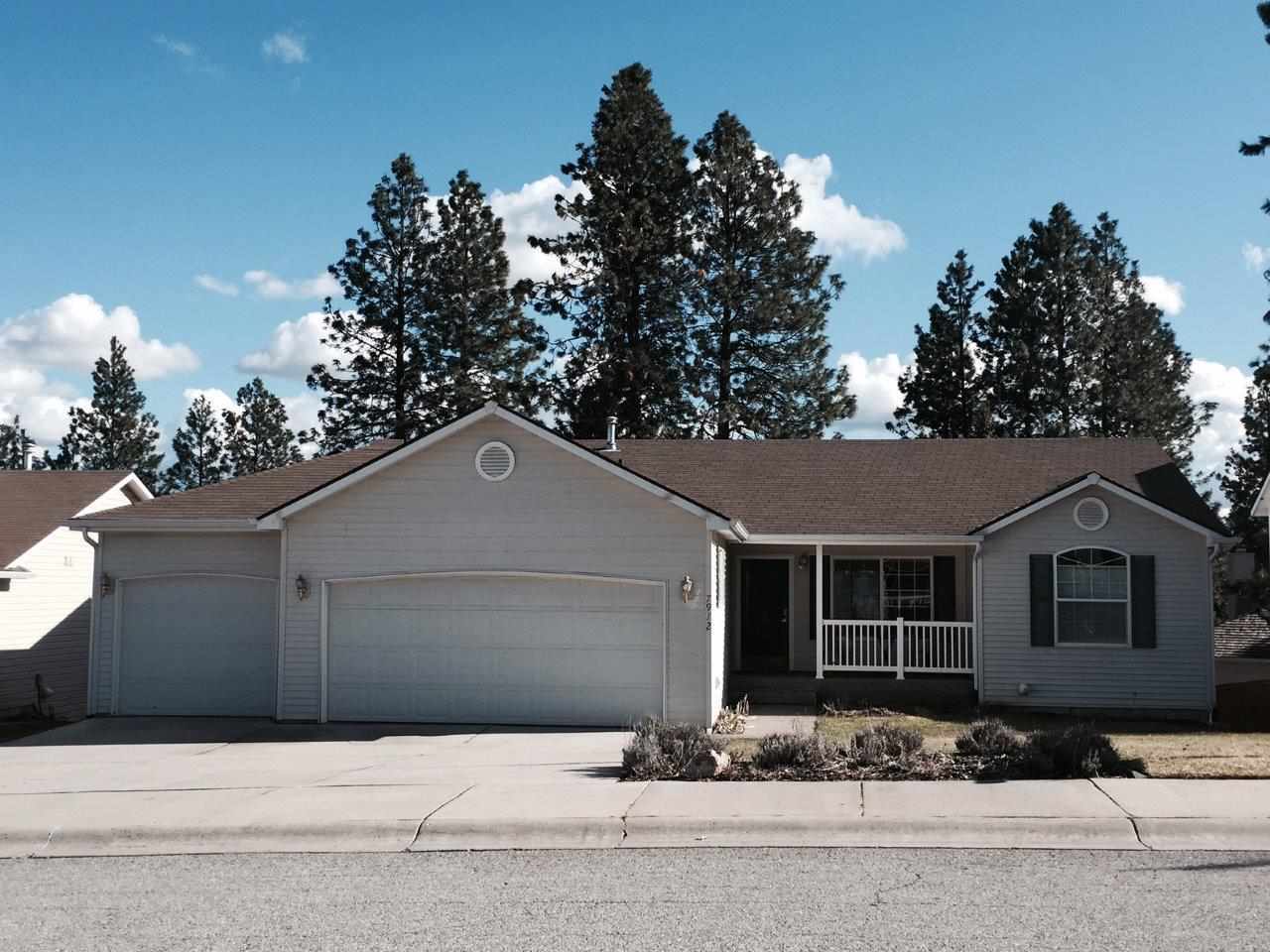 Property Photo: 7912 E Woodland Park Dr WA 99212
