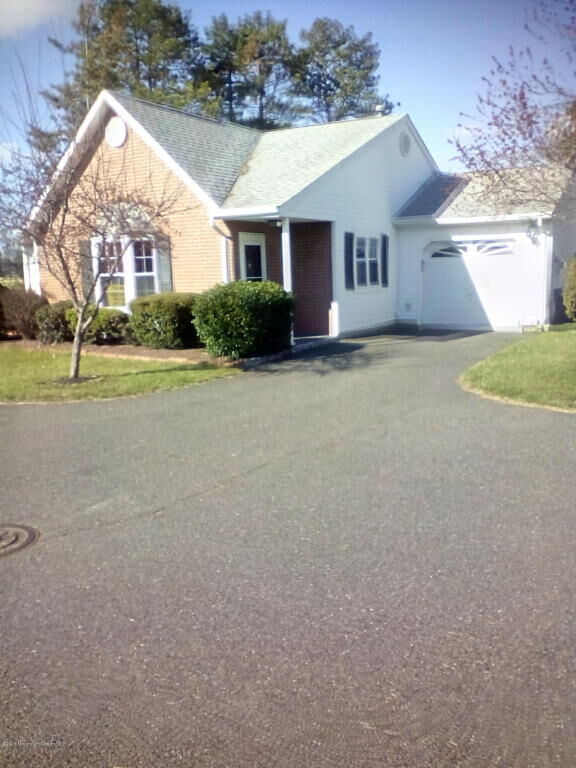 Property Photo:  43 Datchet Close  NJ 07728 