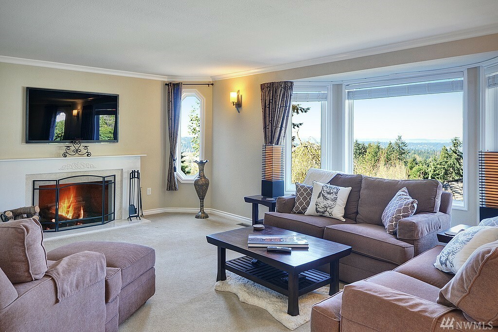 Property Photo: 5706 143rd Place SE WA 98006