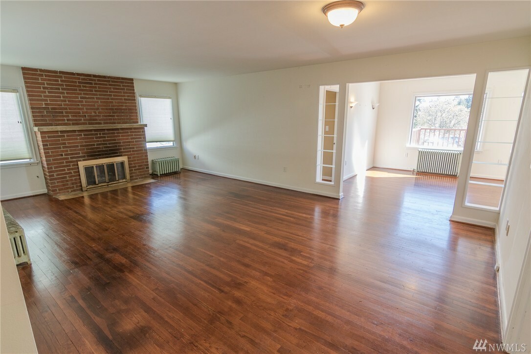 Property Photo: 10858 11th Ave SW WA 98146