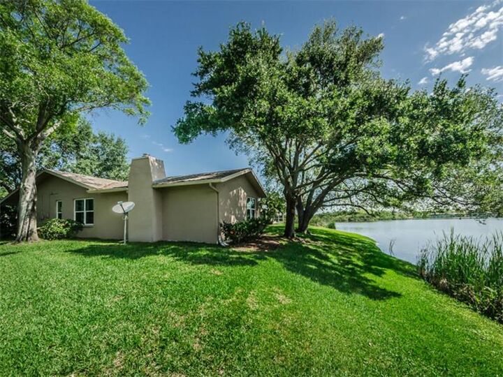 Property Photo:  1424 73rd Circle NE  FL 33702 