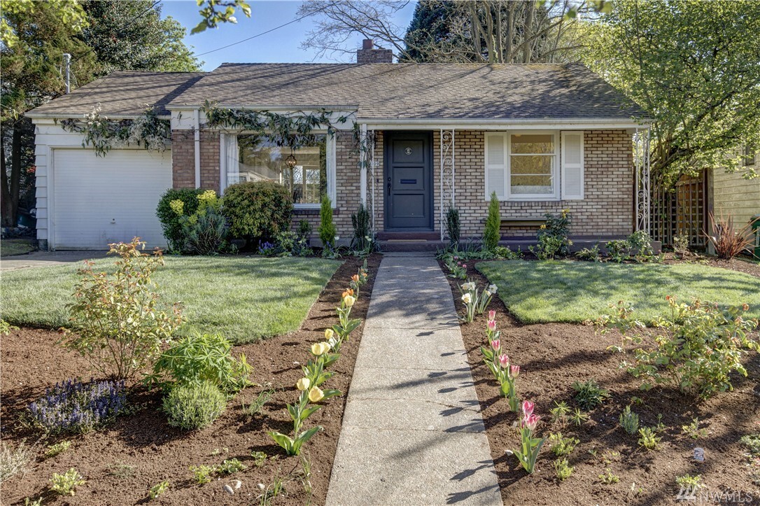 Property Photo: 3909 SW Southern St WA 98136