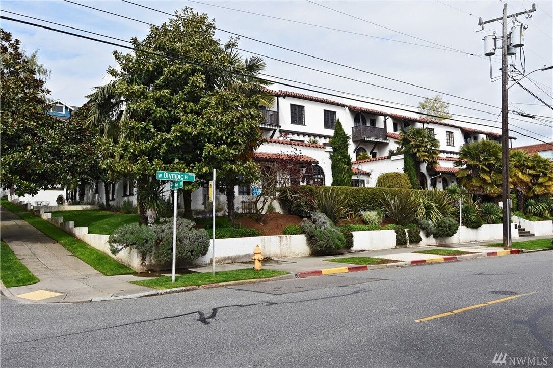Property Photo: 348 W Olympic Place 206 WA 98119