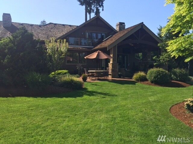 Property Photo:  116 Windsor Dr SE  WA 98074 