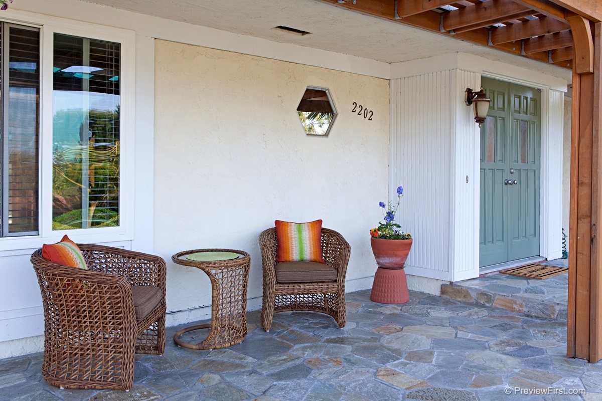 Property Photo:  2202 Valley Road  CA 92056 