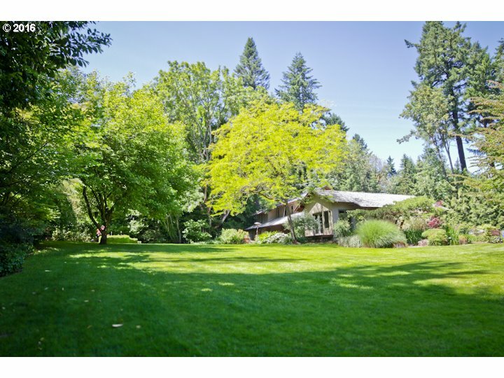 Property Photo: 11363 SW Aventine Circus OR 97219
