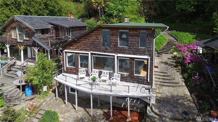 Property Photo: 28239 Manzanita Beach Rd SW WA 98070