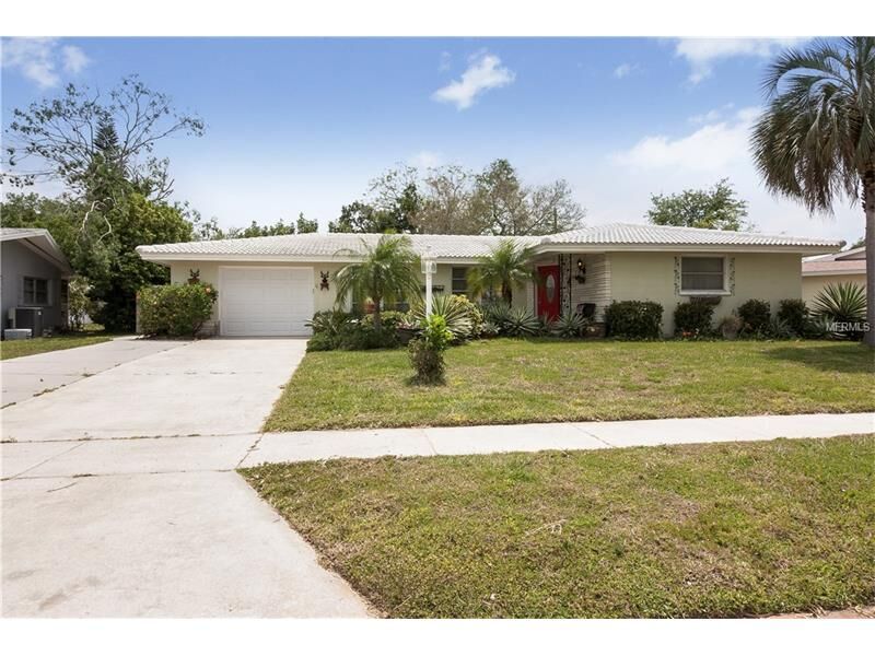 Property Photo:  2410 Bridgewater Lane  FL 34231 