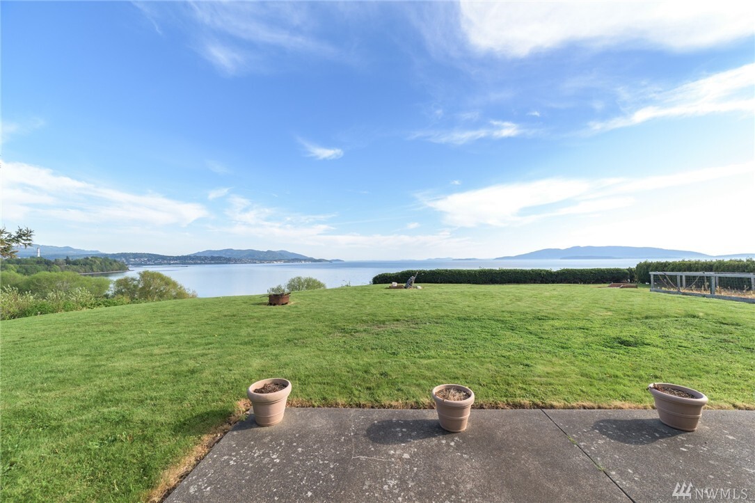 3903 E Cliffside Dr  Bellingham WA 98225 photo