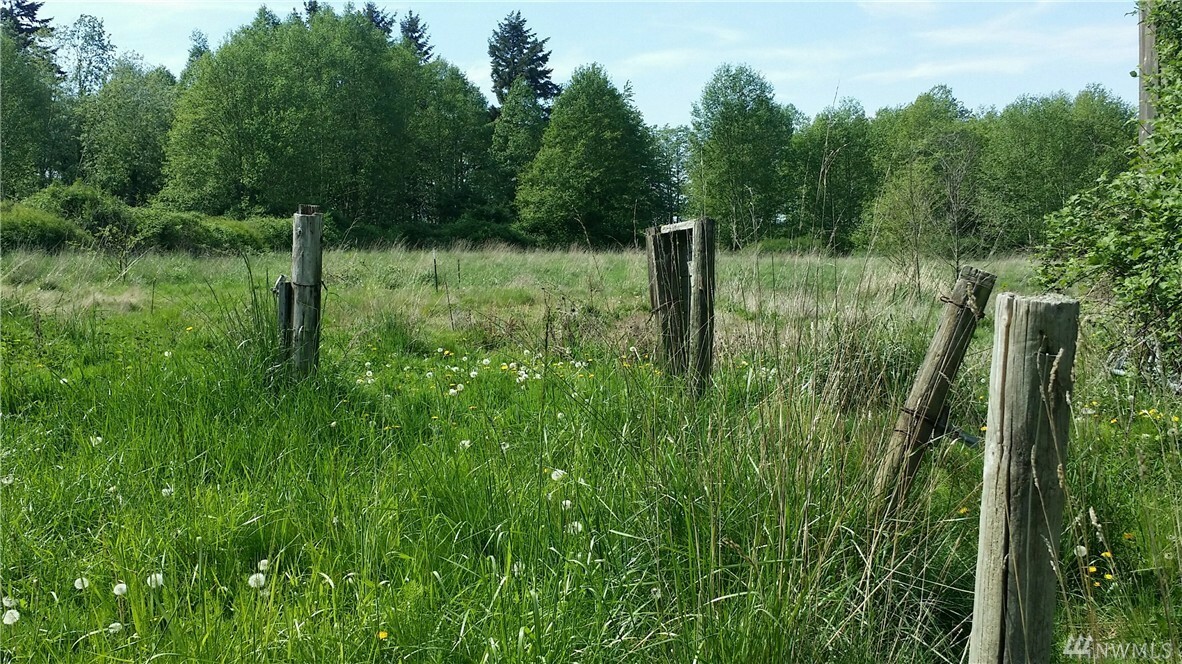 Property Photo: 7207 Everett Rd WA 98248