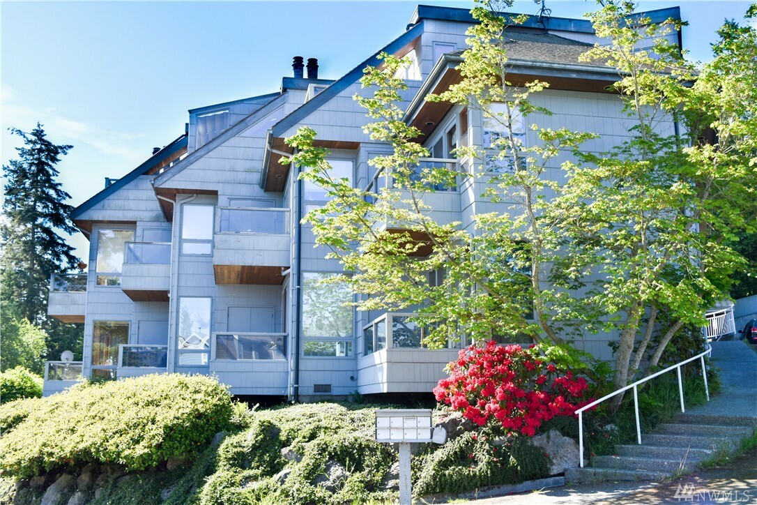 Property Photo: 625 Harrison St B WA 98250