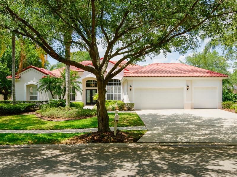 Property Photo:  18106 Regents Square Drive  FL 33647 