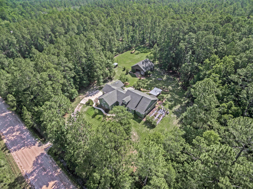 Property Photo: 2840 C H Arnold Road FL 32092