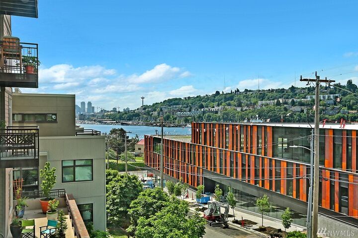 3333 Wallingford Ave N 210  Seattle WA 98103 photo