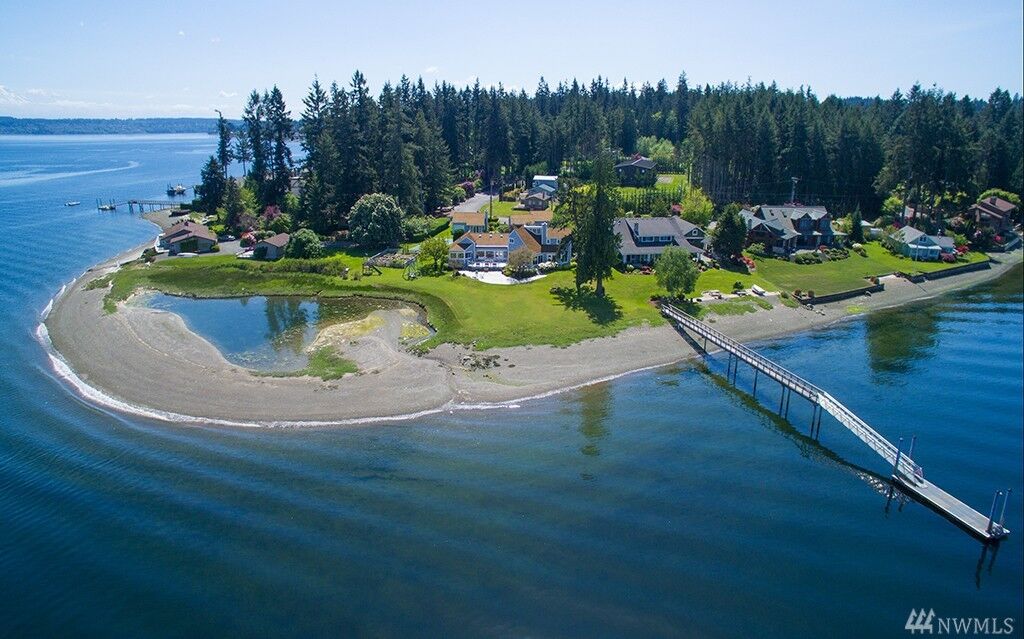 Property Photo:  733 Chinook Dr  WA 98333