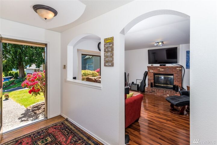 Property Photo:  415 164th Place SE  WA 98012 