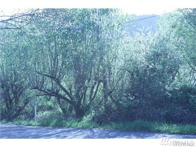 Property Photo: 1085 6th Ave SE WA 98027