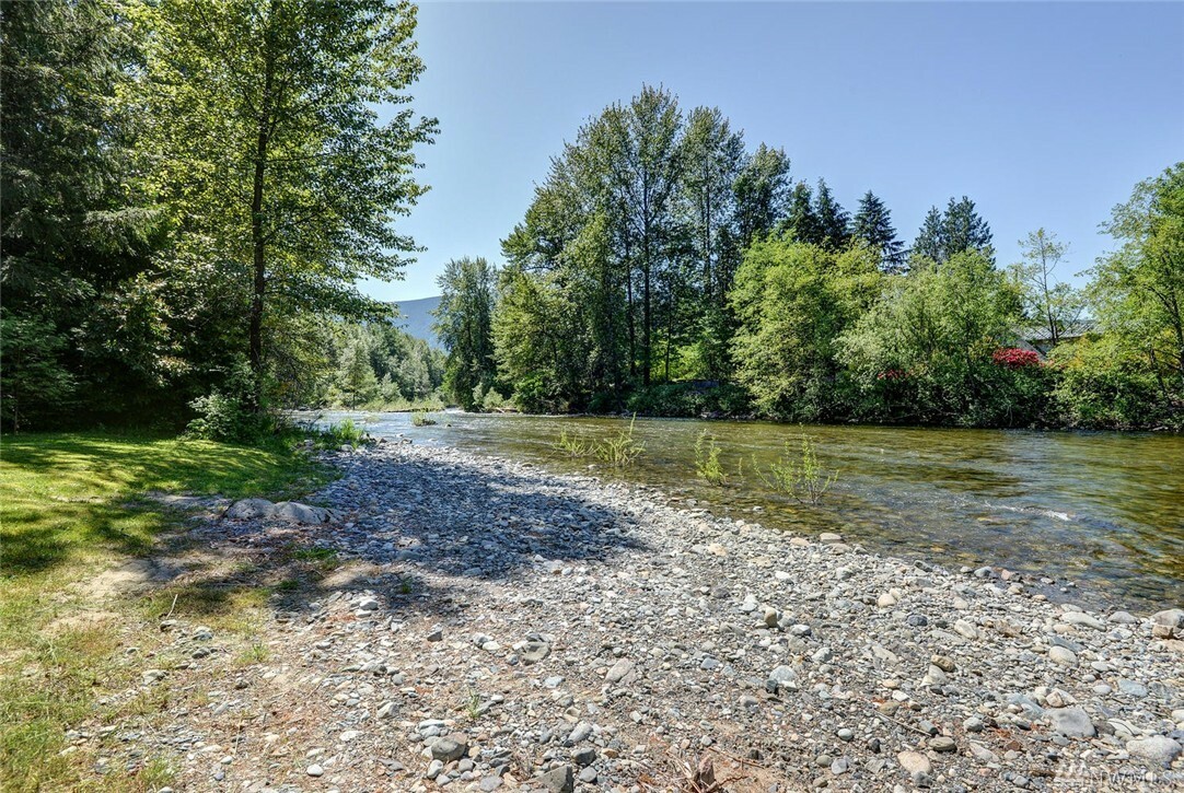 Property Photo:  14401 444th Ave SE  WA 98045 