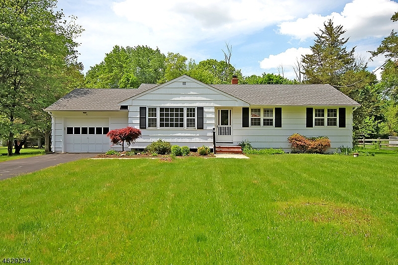 Property Photo:  5 Ash St  NJ 08807 