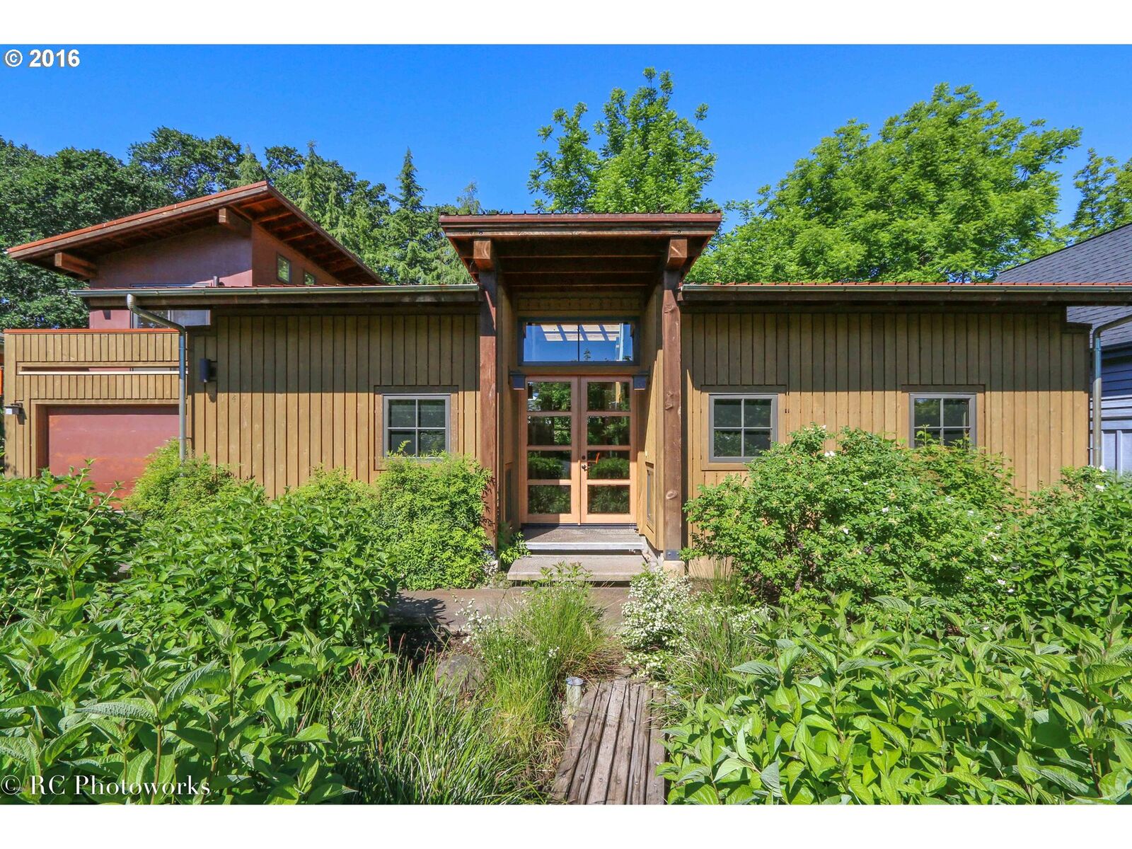 Property Photo:  914 Nina Ln  OR 97031 