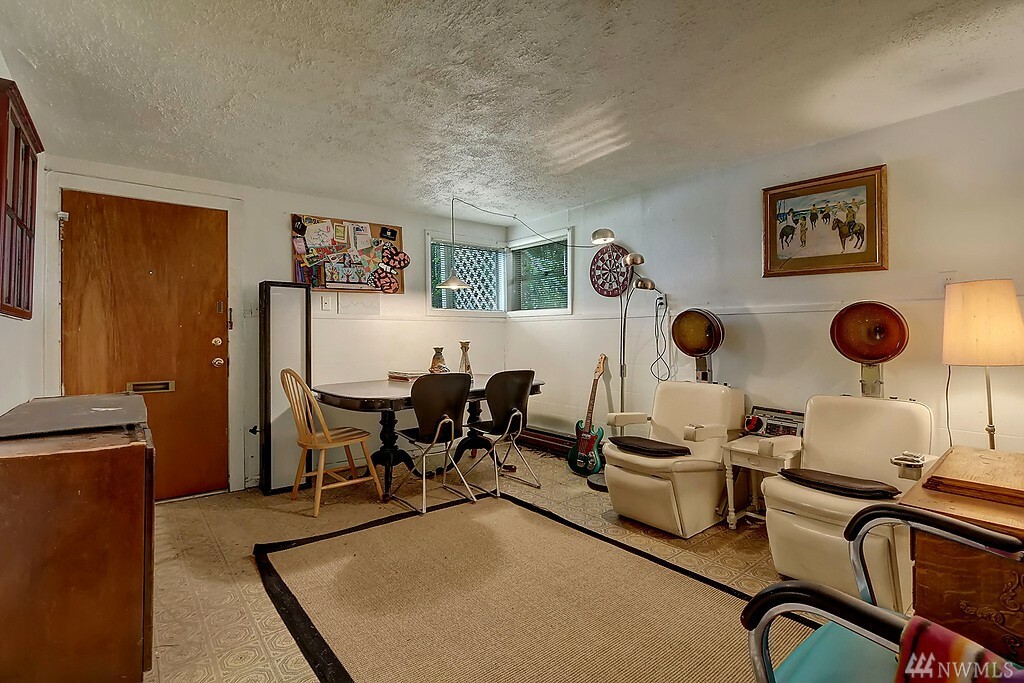 Property Photo: 674 S Lucile St WA 98108
