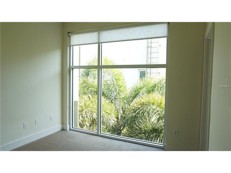 Property Photo: 325 5th Avenue S 8 FL 33701