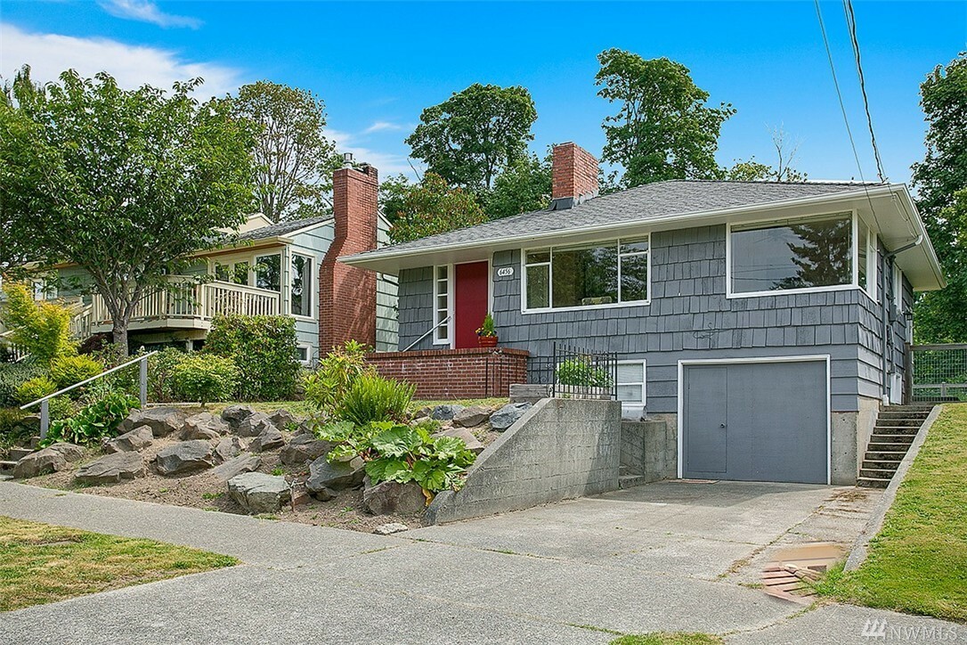 Property Photo: 6456 Marshall Ave SW WA 98136