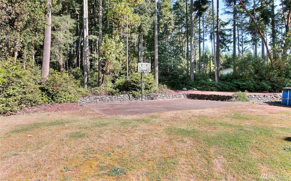 Property Photo: 1422 11th Lane WA 98333