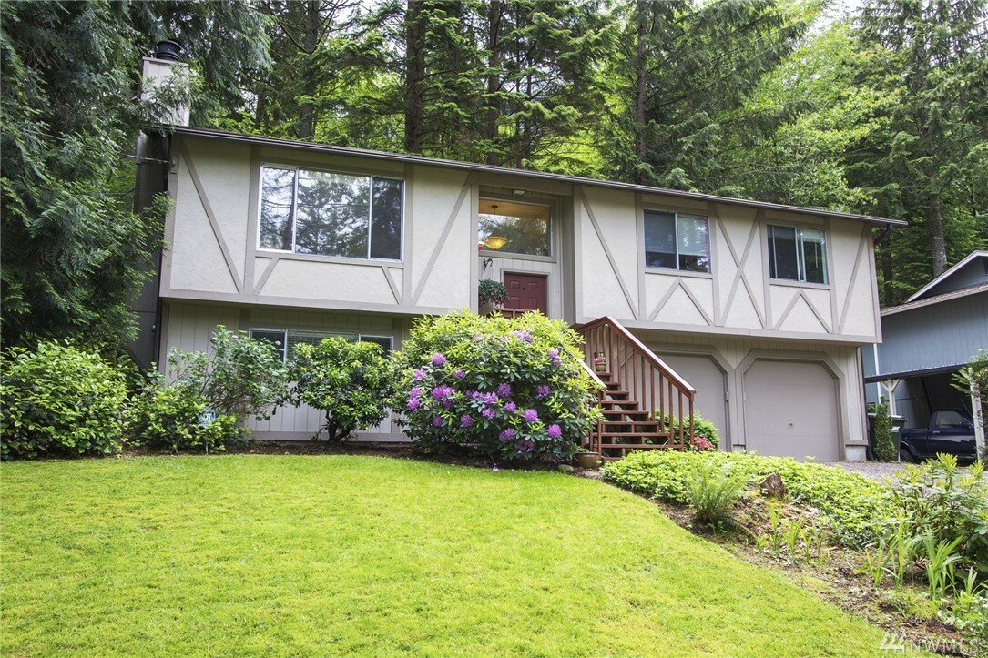 Property Photo:  42535 SE 175th Place  WA 98045 