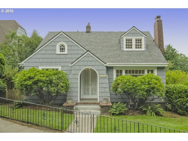 Property Photo:  2799 SW Montgomery Dr  OR 97201 
