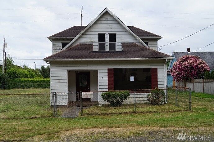 Property Photo:  2106 Cherry St  WA 98550 