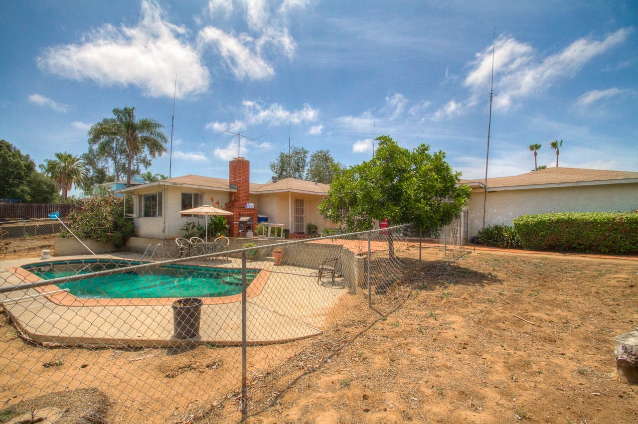 Property Photo: 2169 Alta Vista CA 92084