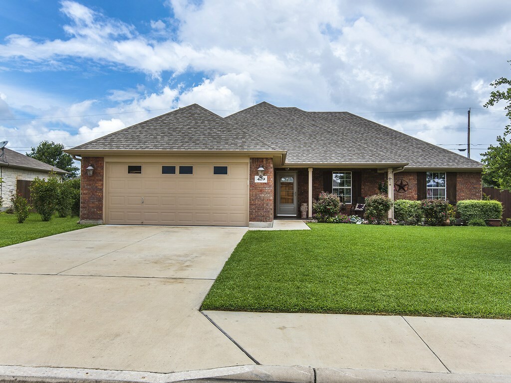 Property Photo:  429 Valley Oaks Loop  TX 78626 