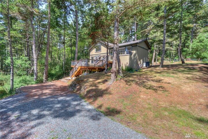 Property Photo:  84 Albert St  WA 98279 