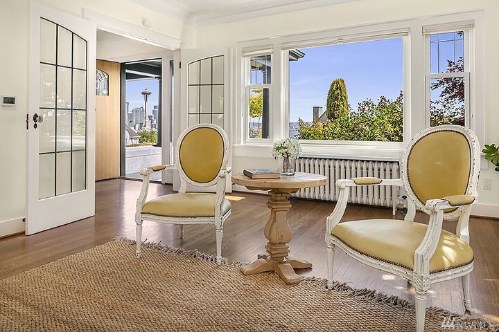 Property Photo: 310 W Prospect St WA 98119