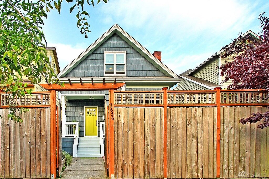 Property Photo:  3656 Whitman Ave N  WA 98103 