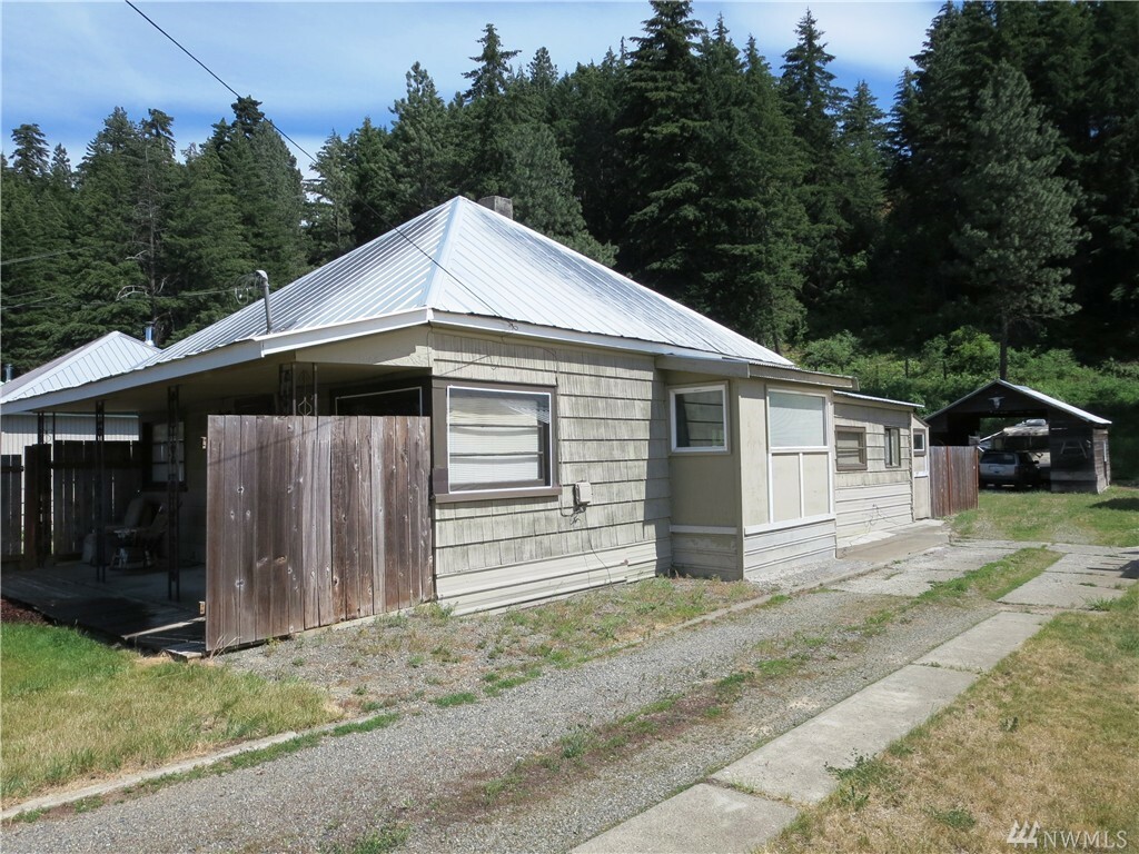 Property Photo: 513 Marie St WA 98943