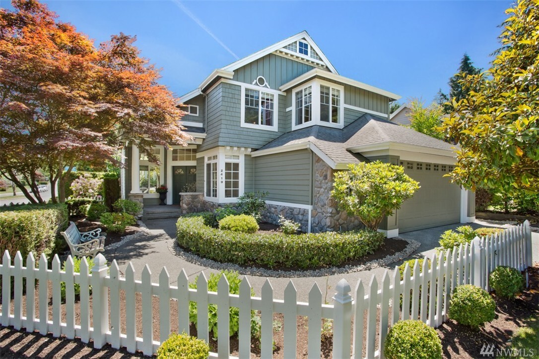 Property Photo: 2419 Audubon Park Drive SE WA 98075