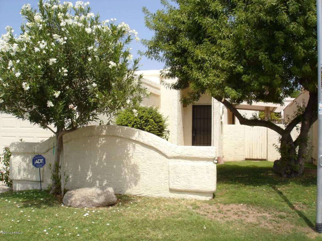 Property Photo: 8720 E Via De Cerro -- AZ 85258