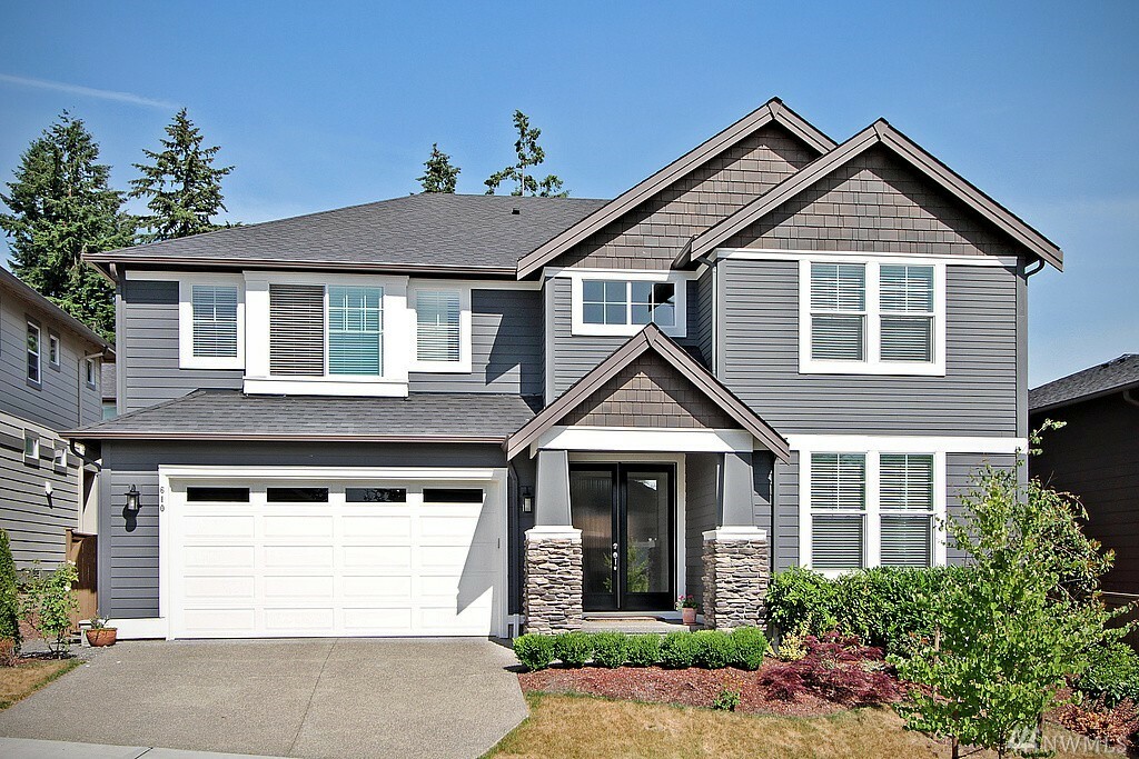 Property Photo:  610 Field Place NE  WA 98059 